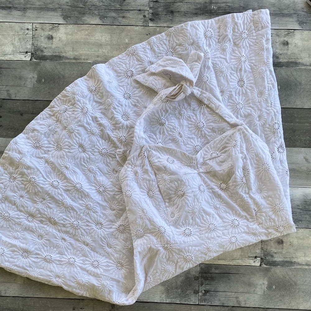 White Lilly Pulitzer White Label sun dress flowers